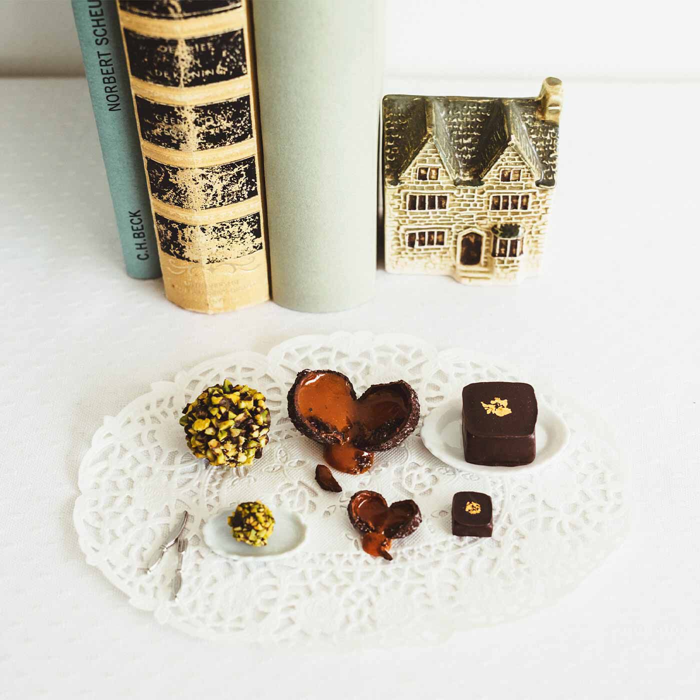クチュリエ|「幸福（しあわせ）のチョコレート」とコラボ 樹脂粘土で作る 食べられないチョコレートの会|余った材料で、ミニチュアサイズにもトライ！