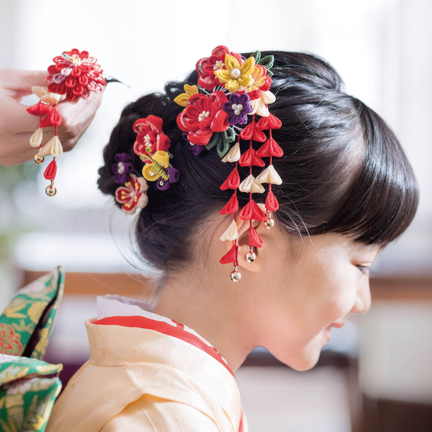 Couturier[クチュリエ]|思い出の1ページを彩る　つまみ細工の髪飾りの会〈紅都〉