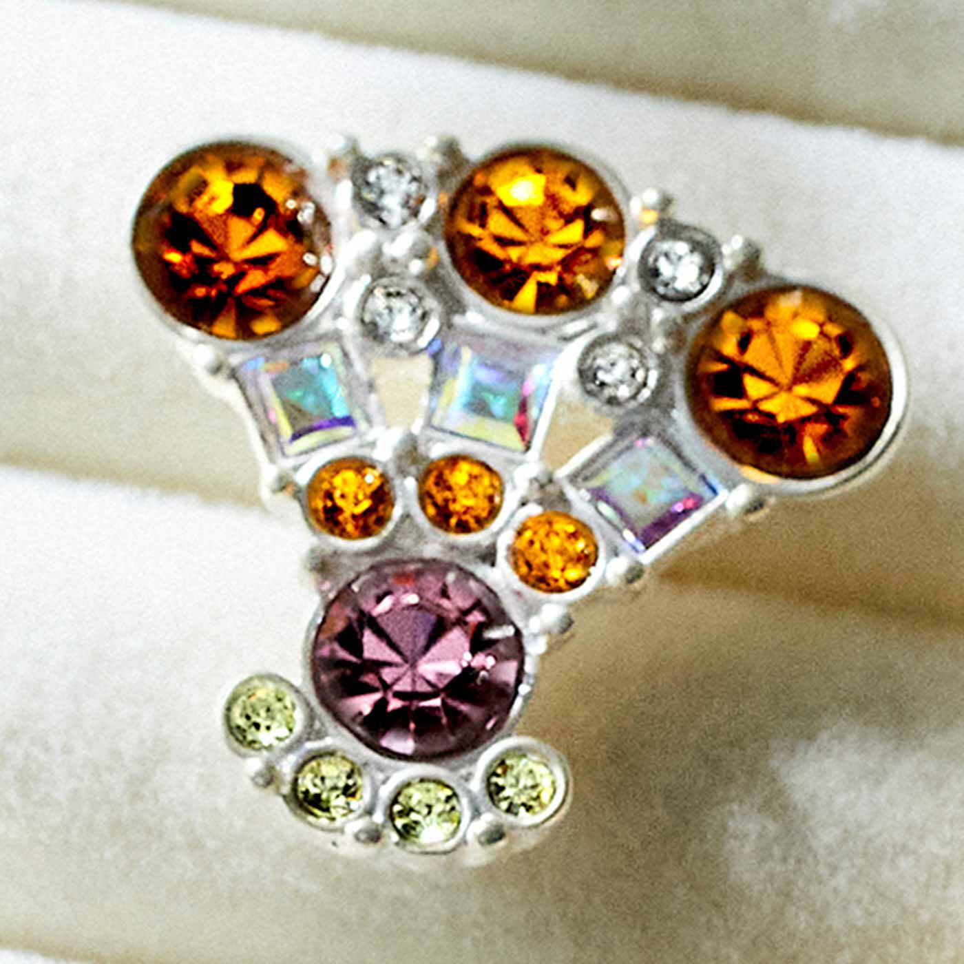 Couturier[クチュリエ]|貼るだけで完成！ カラフルビジューのピンブローチの会|クラスペディアのブーケ