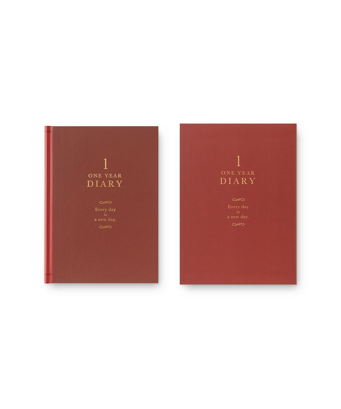 ミニツク|便利なタイトル欄付き　１日１ページ日記洋書風〈赤〉|表紙と背表紙には上品な金の箔押しがキラリと光り、アクセントになっています。