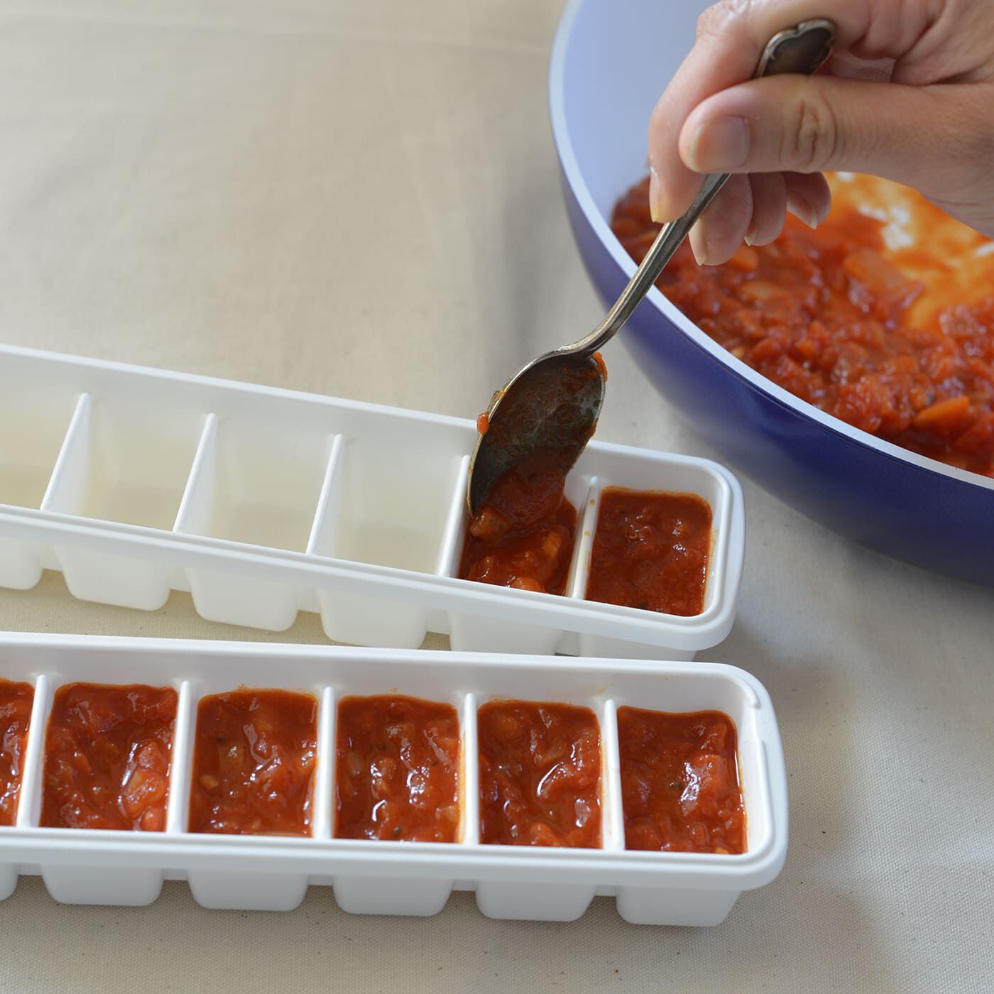 ミニツク|おたすけスーププログラム　３段重ねのふた付きスリム製氷皿