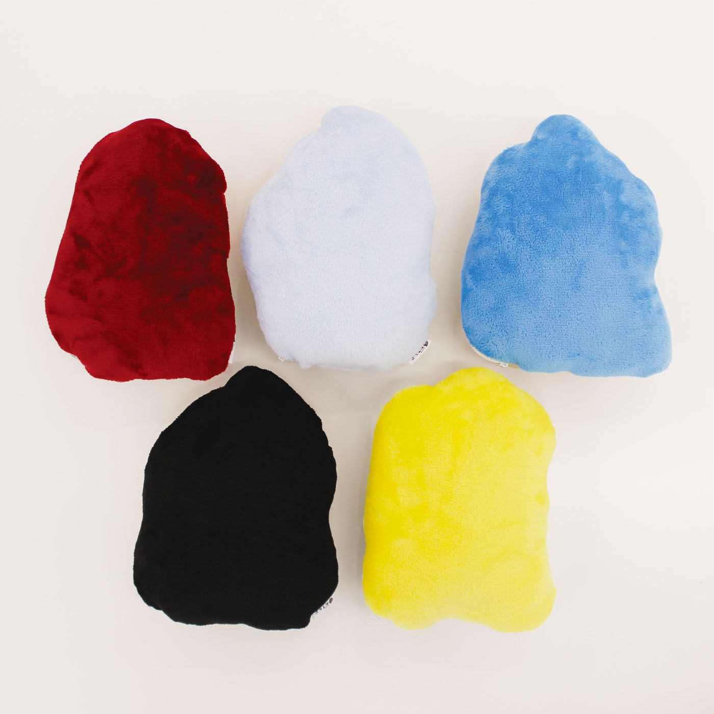 ミニツク|【タイプが選べる】そばに置いてハッとする 抱きしめてホッとする リバーシブルみほとけ抱クッション|クッション裏面はボア仕様でふわふわ気持ちいい。