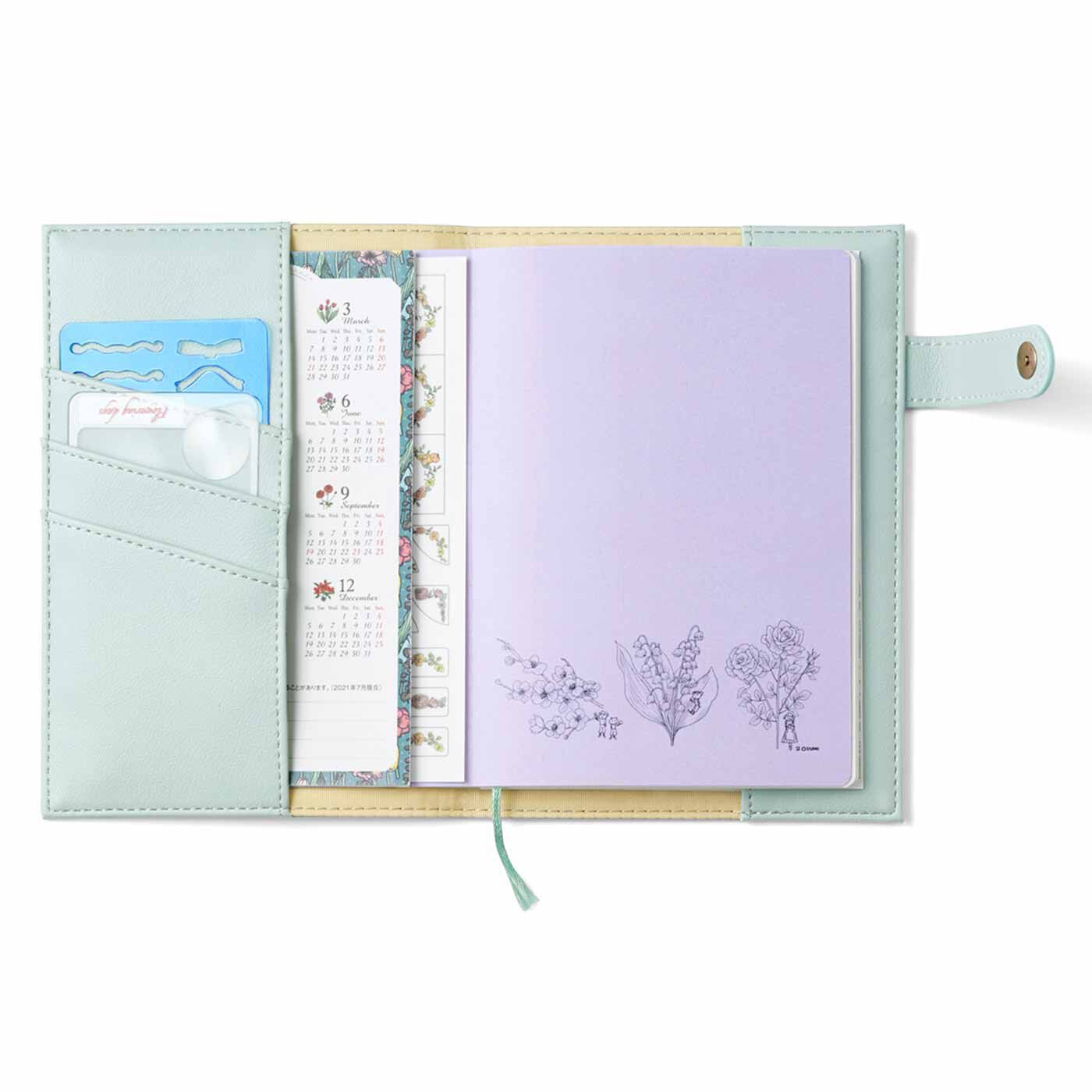 立ったままでも書きやすい 文庫本サイズのスケ帳カバー|カードルーペなどがちょうど収まるポケット。