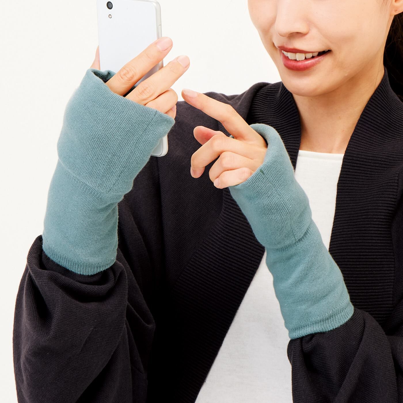 CCP|C.C.P 手もとに真綿が入った ふんわりあったか まわたんぽ(R) アームウォーマーの会|指先は覆わないので、スマホ操作もスイスイ CCP|C.C.P 手もとに真綿が入った ふんわりあったか まわたんぽ(R) アームウォーマーの会|指先は覆わないので、スマホ操作もスイスイ