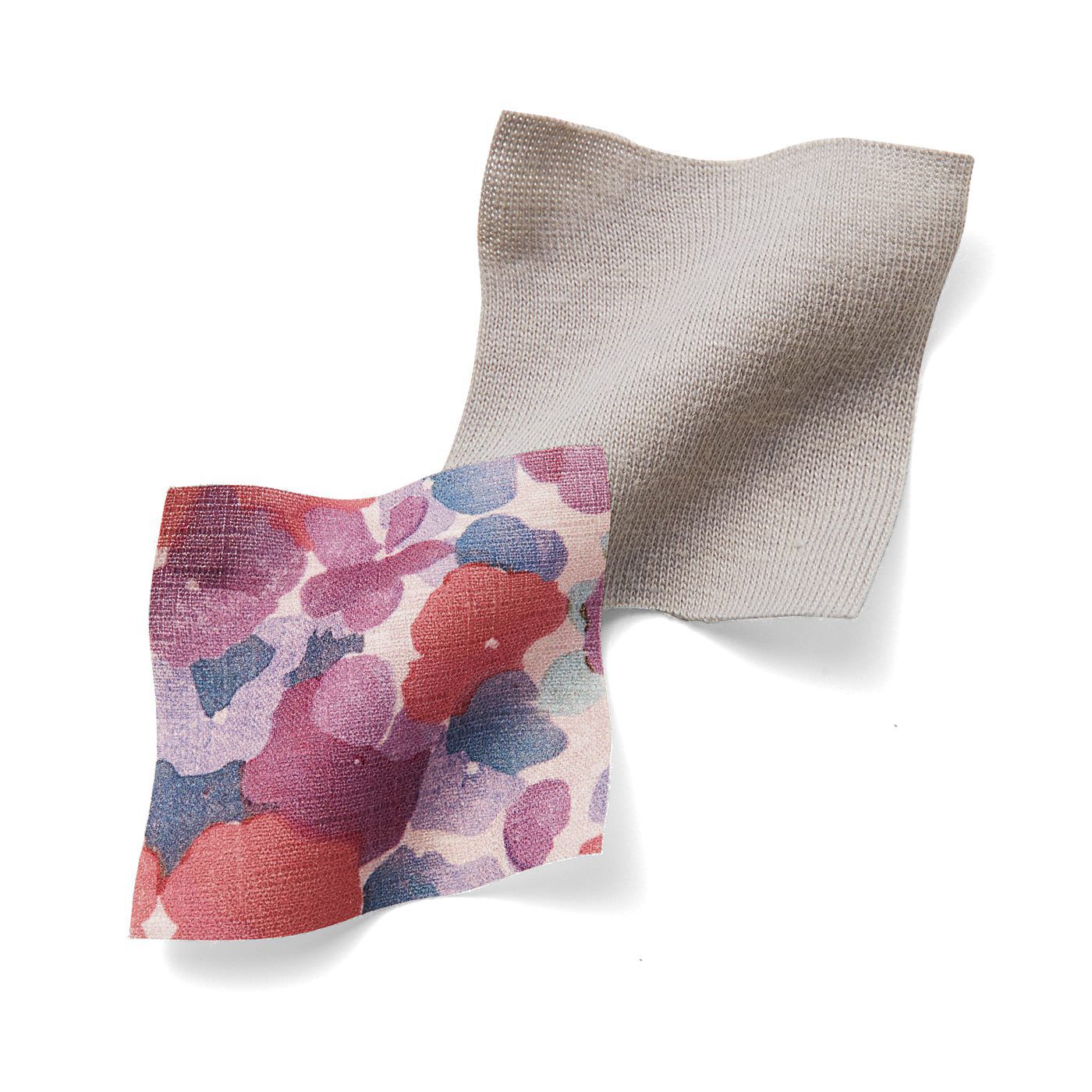 C.C.P|CCP ユニカラート　ヴィンテージ風の花たちをまとうドッキングワンピース〈可憐なアンサンブル〉|落ち感のあるやわらかなカットソーと、軽やかでさらりとした風合いのスラブ織り布はく。