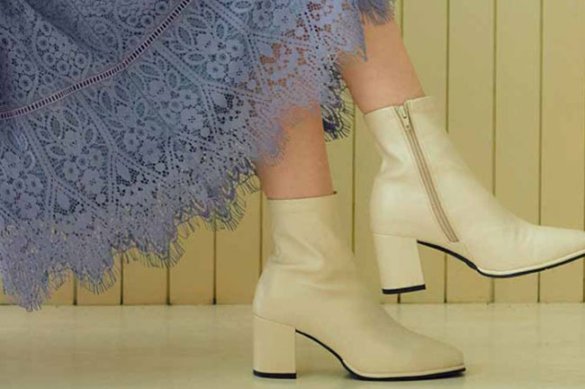 待ち合わせ時間の5分前に到着すると…