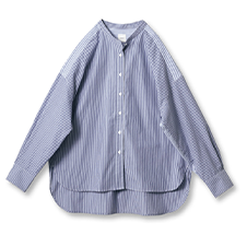 アヴェクモワ 2種類のストライプ切り替えシャツ〈青〉