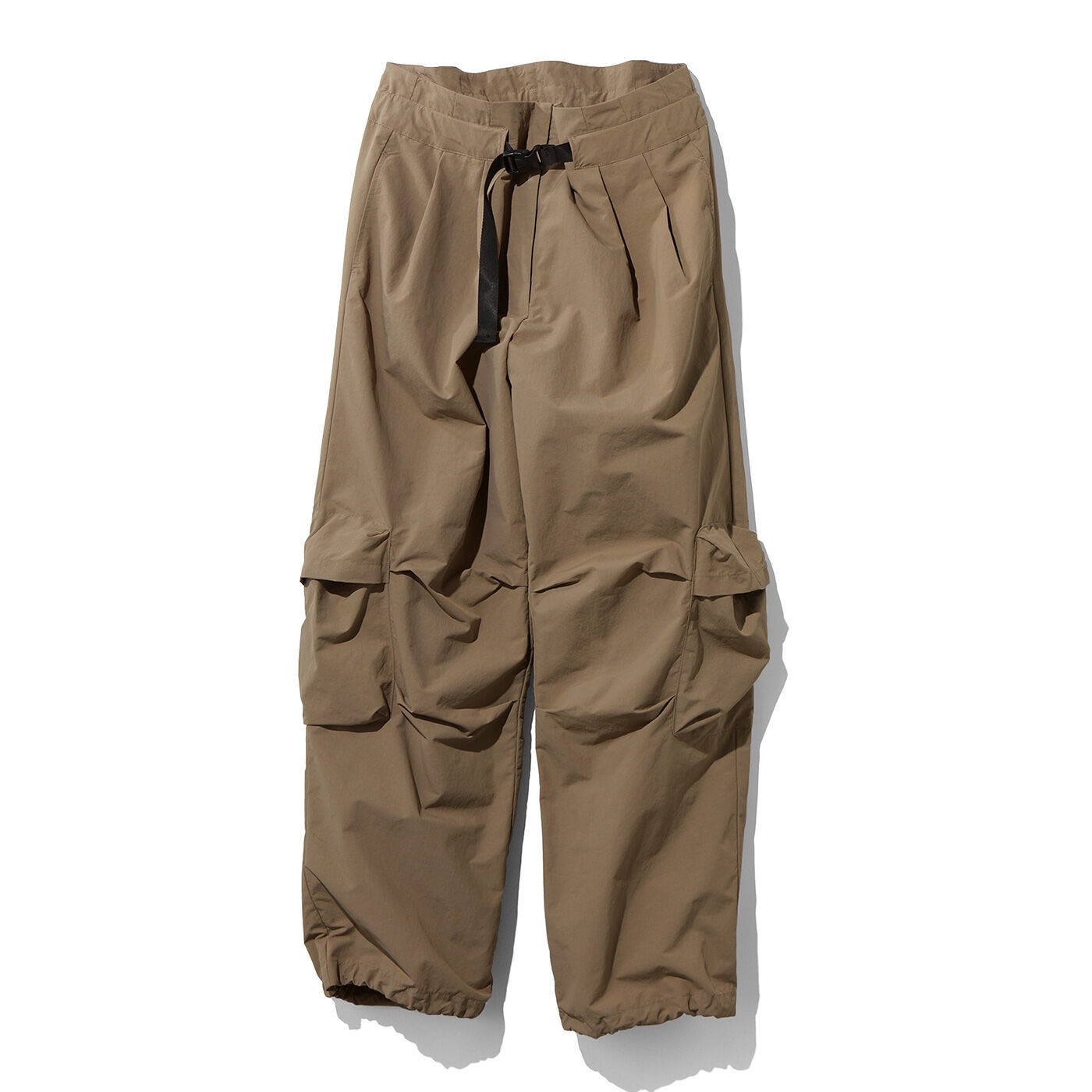 MEDE19F　撥水ナイロンのベルテッドカーゴパンツ　グレージュ