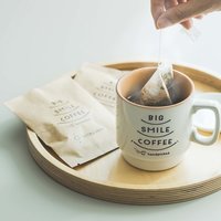 フェリシモ チャレンジド・クリエイティブ・プロジェクト BIG SMILE COFFEE みんなにやさしいハンドピックコーヒー 自家焙煎テトラドリップ〈10袋セット〉の会（3回予約）
