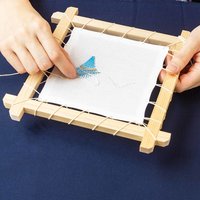 ＜フェリシモ＞ ニャンドゥティが作れる専用木枠と糸のセット