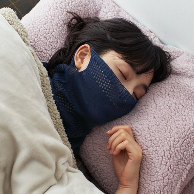  クーフゥ 部分メッシュで寝ている間も息がしやすい ホールガーメント(R)シルク混スヌードマスクの会