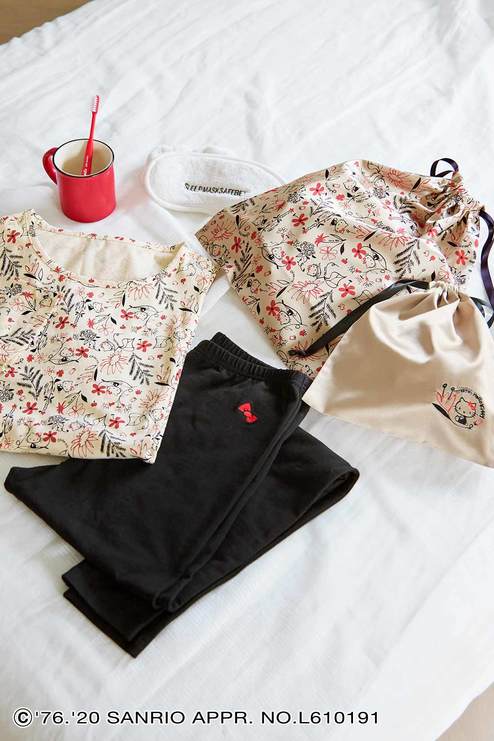 リブ イン コンフォート Hello Kitty 大人っぽいボタニカル柄のワンピースパジャマセット パジャマ ルームウェア レディースファッション レディースファッション 洋服の通販 Live In Comfort リブ イン コンフォート