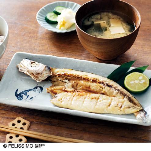 対馬海流で獲れた骨まで食べられる魚と猫柄の美濃焼長角皿 の会 お肉 お魚 食品 猫好きの猫グッズ 猫雑貨の通販 コミュニティ フェリシモ猫部 対馬海流で獲れた骨まで食べられる魚と猫柄の美濃焼長角皿 の会 お肉 お魚 食品 猫好きの猫グッズ 猫雑貨の通販 コミュニティ フェリシモ猫部