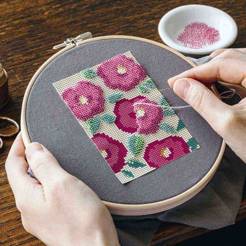ぎっしりビーズで刺し埋める きらめく和の花 ポーチの会 刺しゅう 手芸 手づくりキット 手芸 手づくりキット ハンドメイド雑貨の通販 Couturier クチュリエ ぎっしりビーズで刺し埋める きらめく和の花 ポーチの会 刺しゅう 手芸 手づくりキット 手芸 手づくりキット ハンドメイド雑貨の通販 Couturier クチュリエ