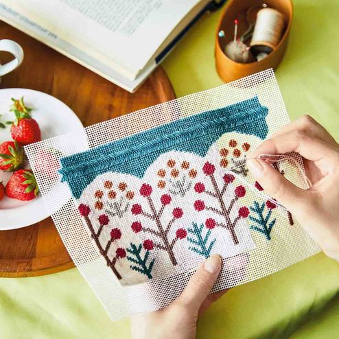 北欧の花と実を描く テキスタイルみたいなニードルポイントポーチの会 刺しゅう 手芸 手づくりキット 手芸 手づくりキット ハンドメイド雑貨の 通販 Couturier クチュリエ
