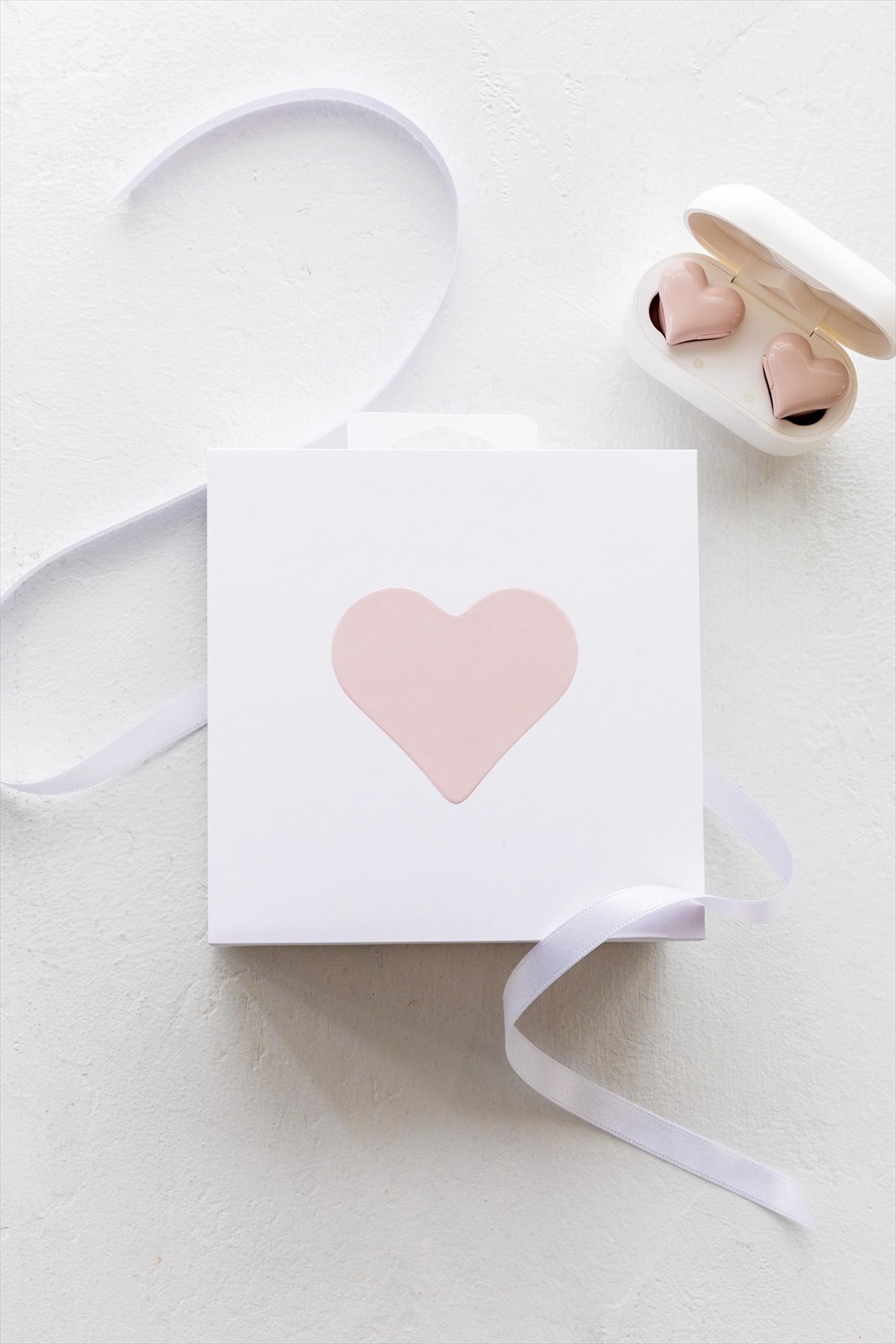 ほんのり色づくハートのイヤホンHeartBuds〈ピンク〉｜家電関連 