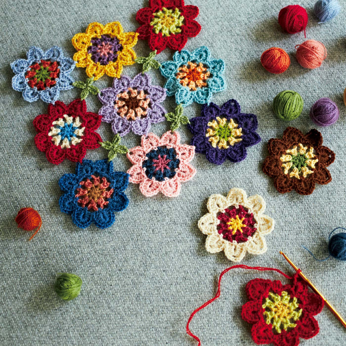 ふんわりやわらかな彩り かぎ針編みお花モチーフ復刻毛糸 30色セット 