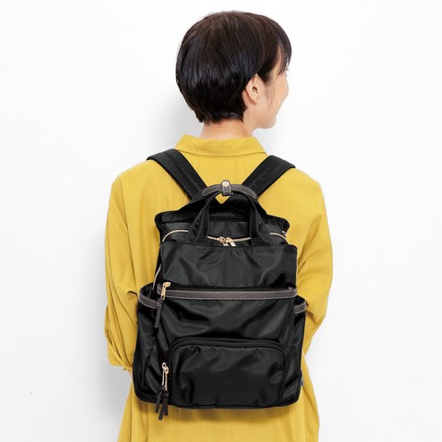 底に小部屋のある仕分け上手なポイッシュリュック ブラック リュック バッグ バッグ 財布 靴 インテリア キッチン収納 生活雑貨の通販 Kraso クラソ