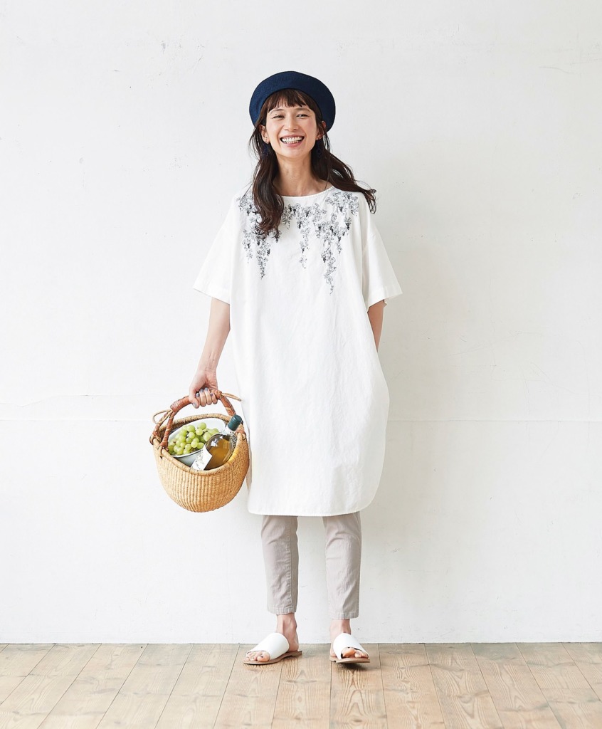 春夏】クロップドパンツで作る大人の「抜け感」コーデ|Niau 春夏】クロップドパンツで作る大人の「抜け感」コーデ|Niau