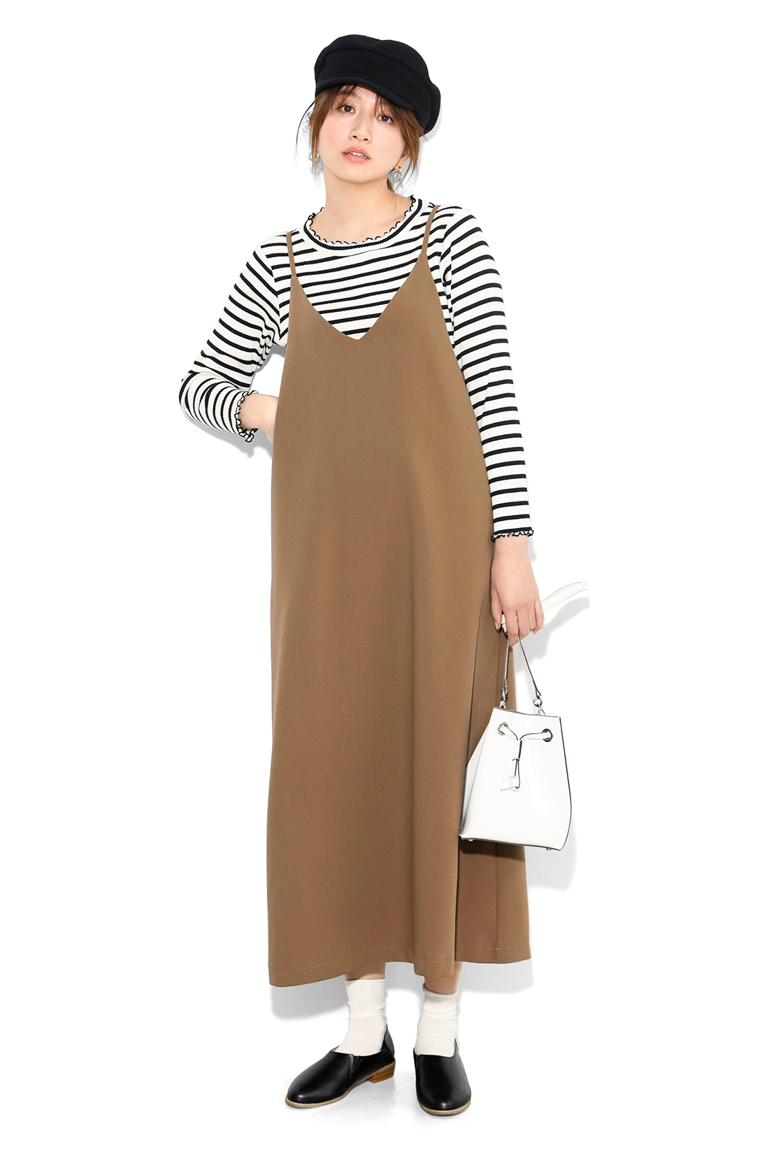 春夏 定番ボーダーで作る大人女子コーデ おしゃれに着回すポイントは Niau ニアウ