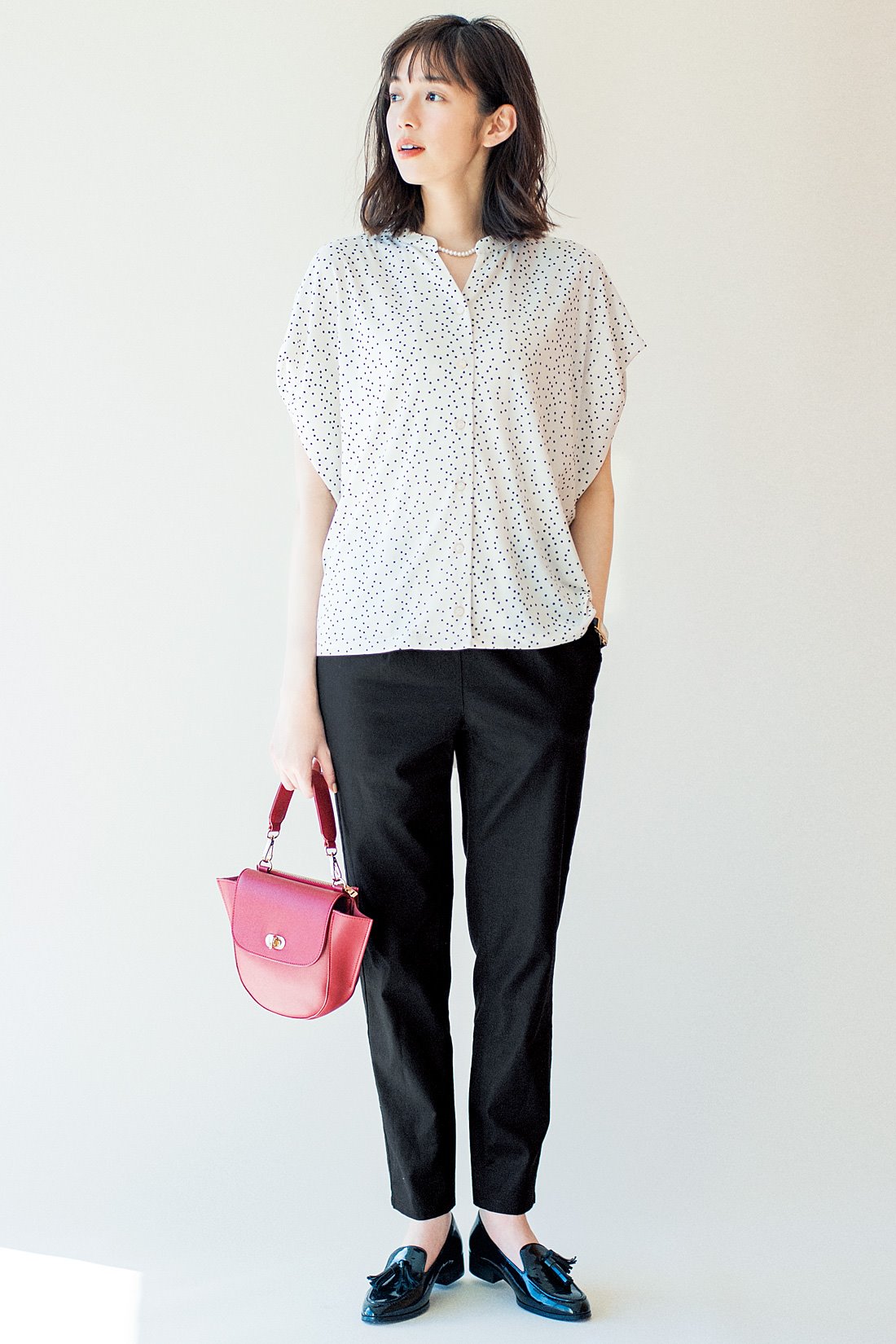 夏も黒パンツが活躍します 大人女子のお手本コーデ Niau ニアウ 夏も黒パンツが活躍します 大人女子のお手本コーデ Niau ニアウ