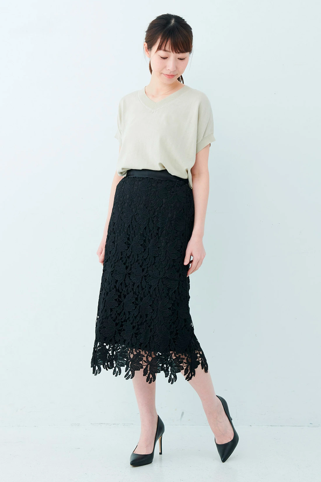 黒スカートを夏に着こなすには 大人女子のお手本コーデ Niau ニアウ