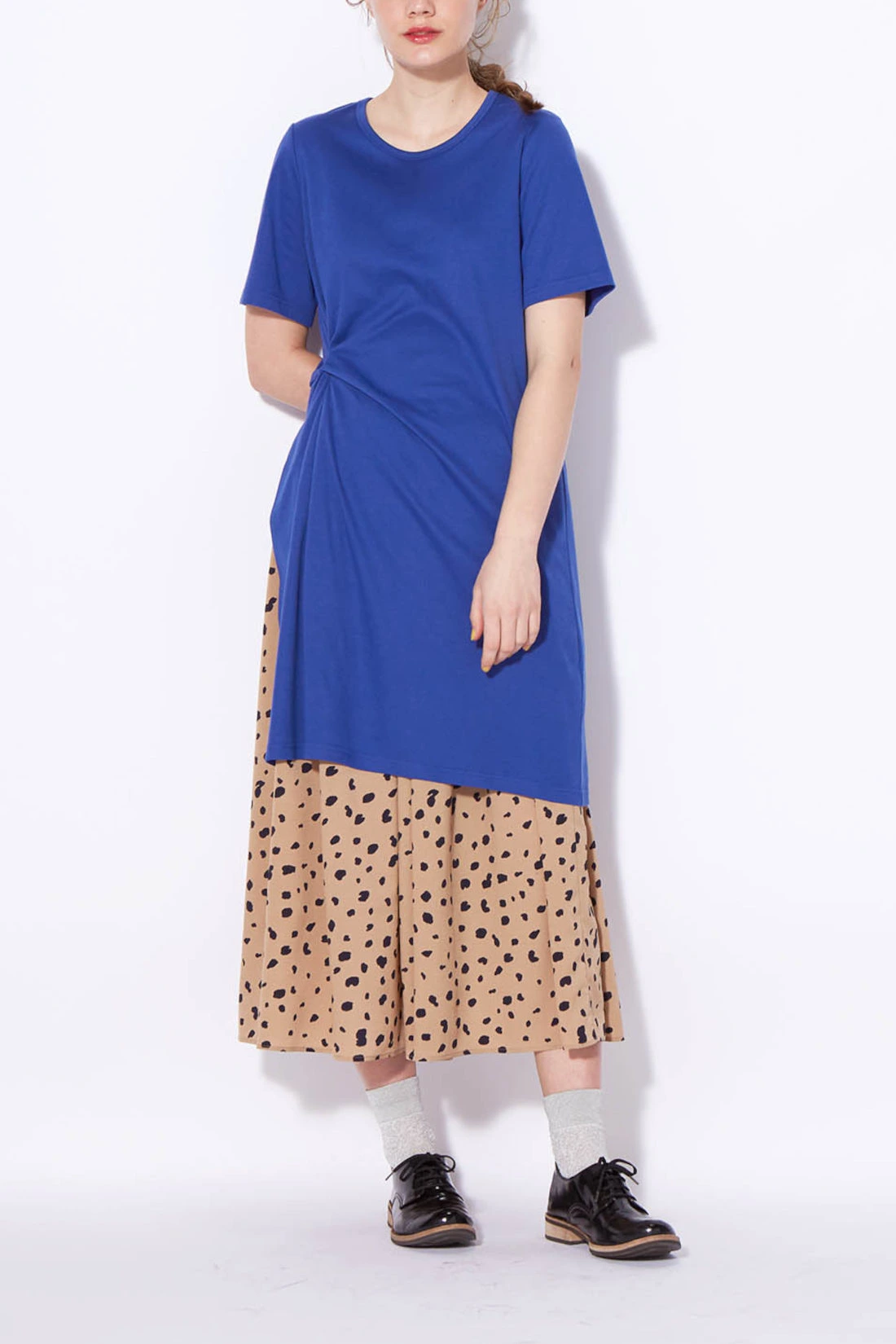 夏のブルートップス着こなしガイド 真似したい大人女子コーデ集 Niau ニアウ