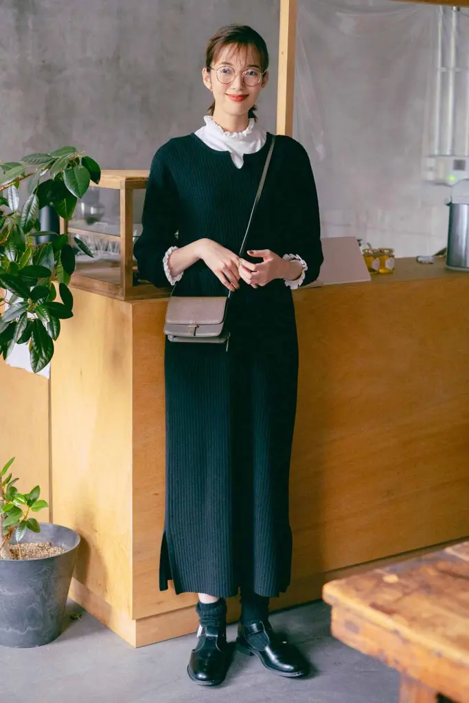 決定版 大人のニットワンピコーデ おしゃれに着こなすコツは Niau ニアウ