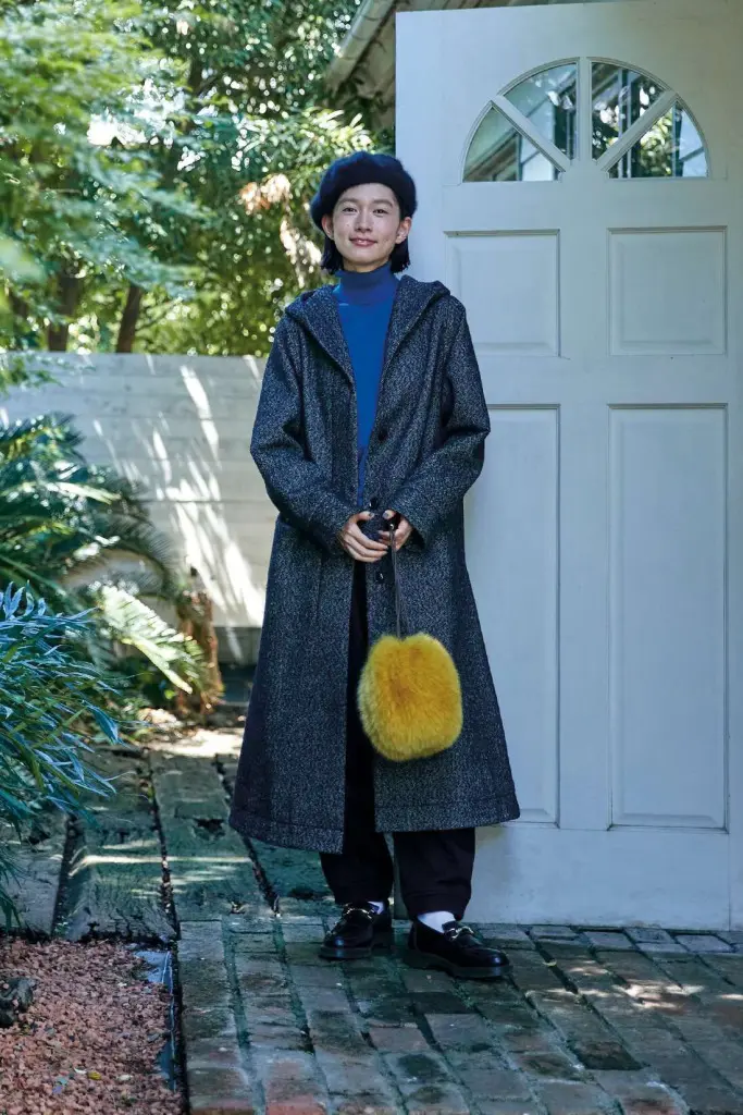 【HOUSE OF LOTUS 】軽やかなプラム色のロングウール羽織りコート