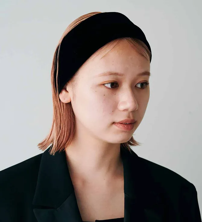 ＭＥＤＥ１９Ｆ×ＳＣＲＥＥＮ ＫＡＯＲＩ ベロアヘアバンド〈ブラック〉