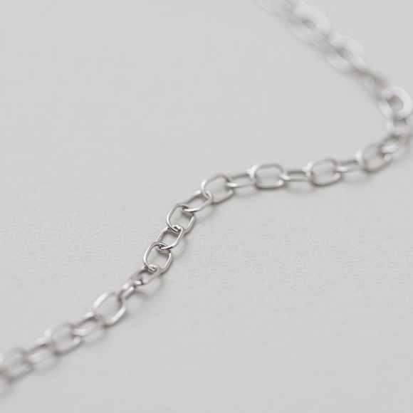 
神戸の老舗真珠メーカーが手掛けた　淡水パールのチェーンネックレス〈シルバー925〉
