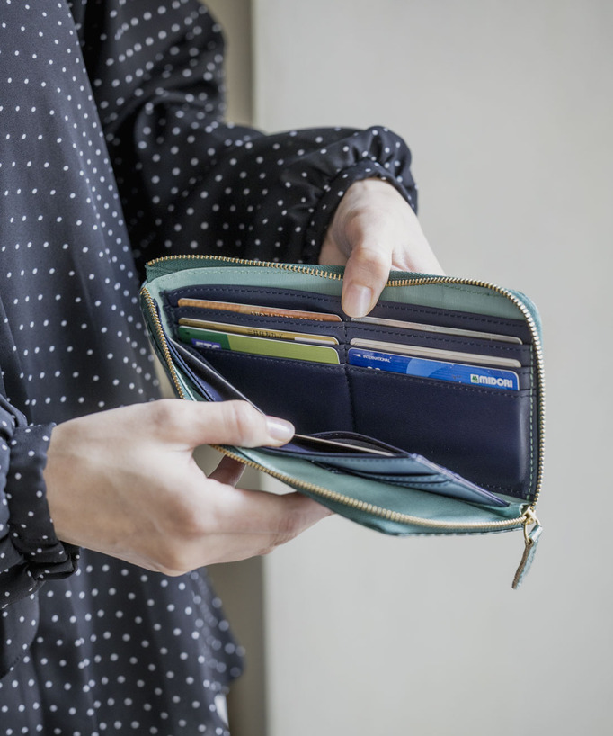 
使うたびに「祝福」を感じる艶財布。
