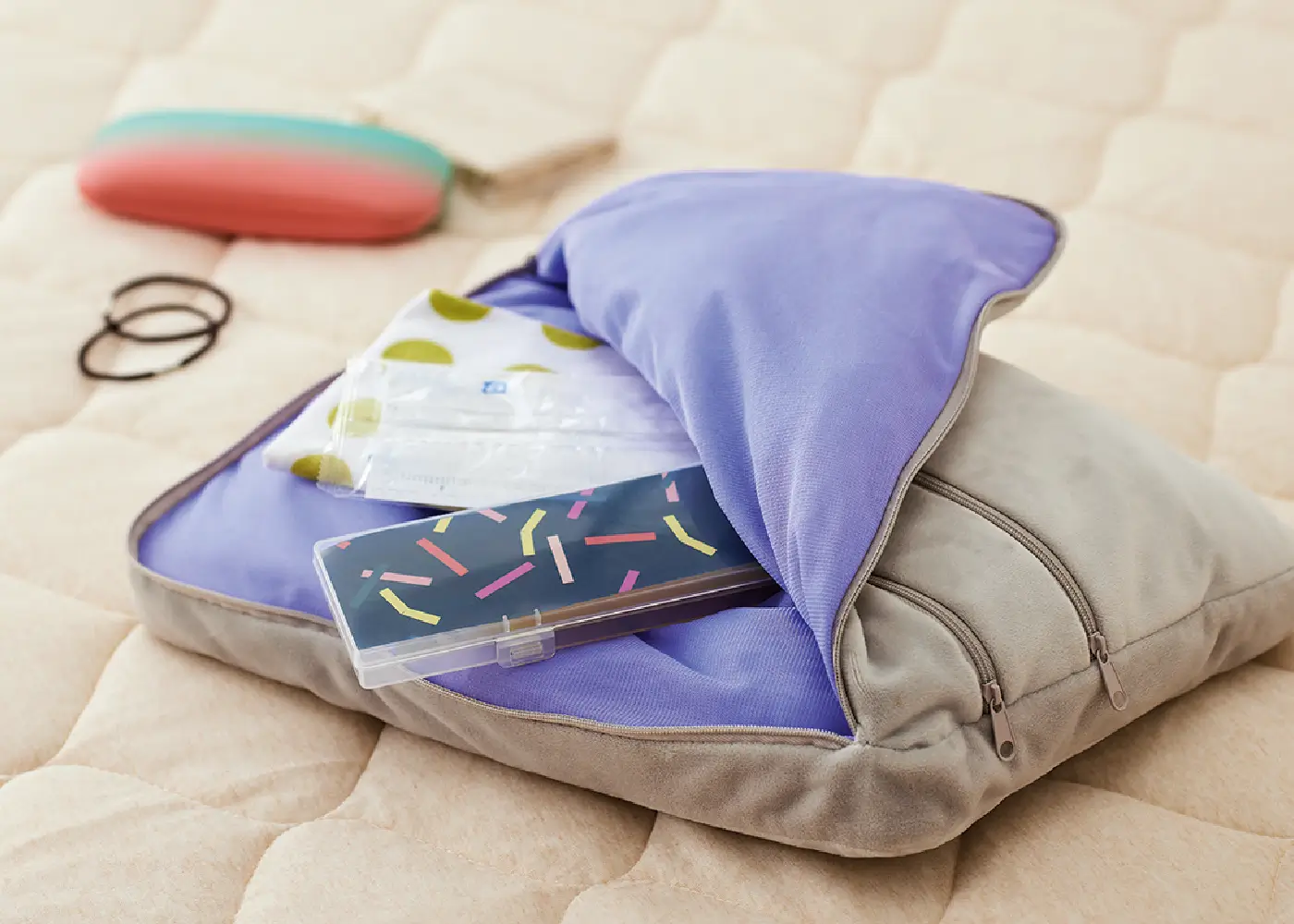 暗闇でも確実に探せるもっちりポーチ