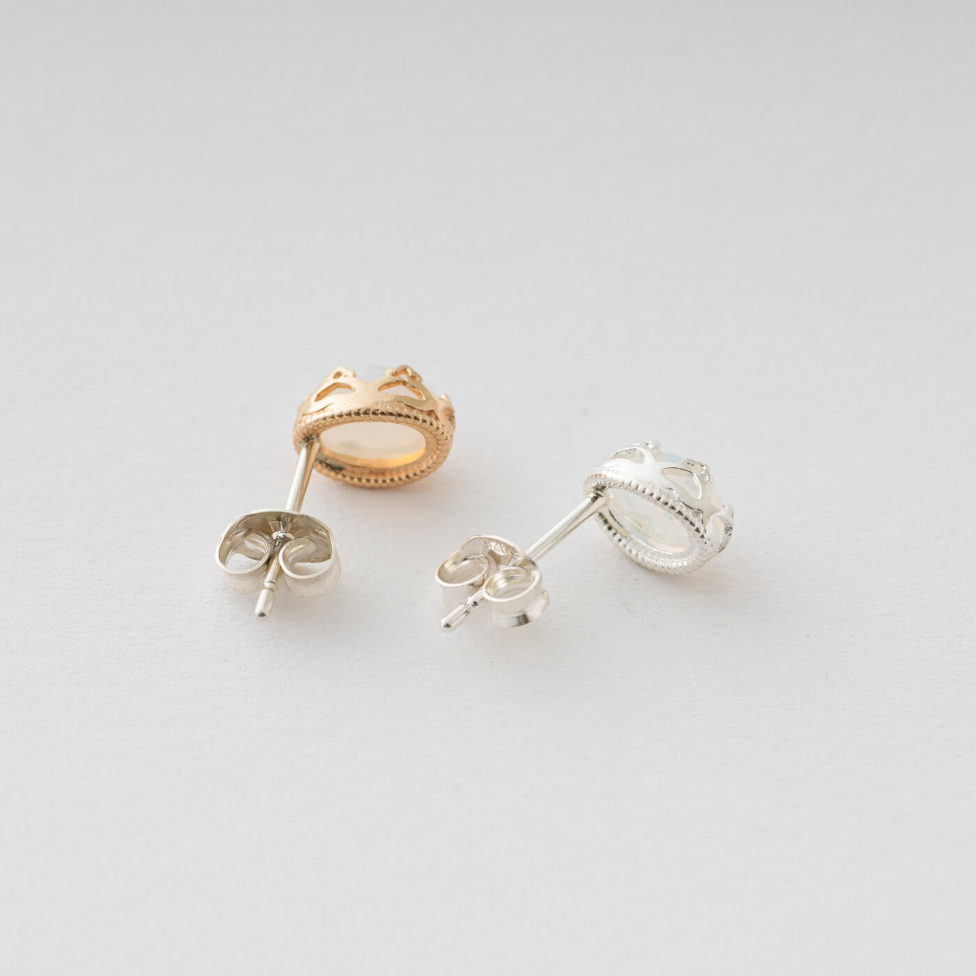 
オパールの王冠ピアス
