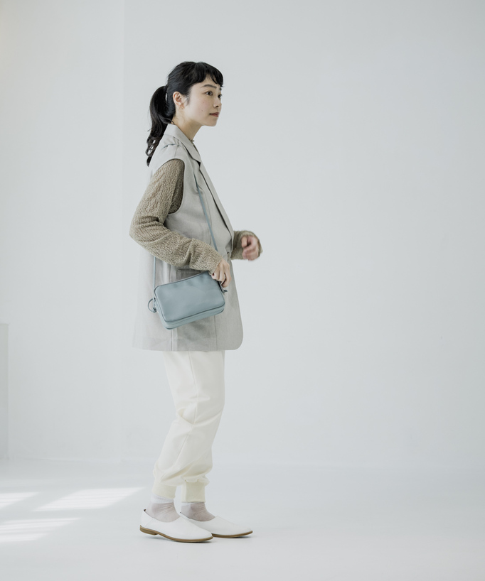 
職人本革のディープヴァリーバッグブルーシエル
