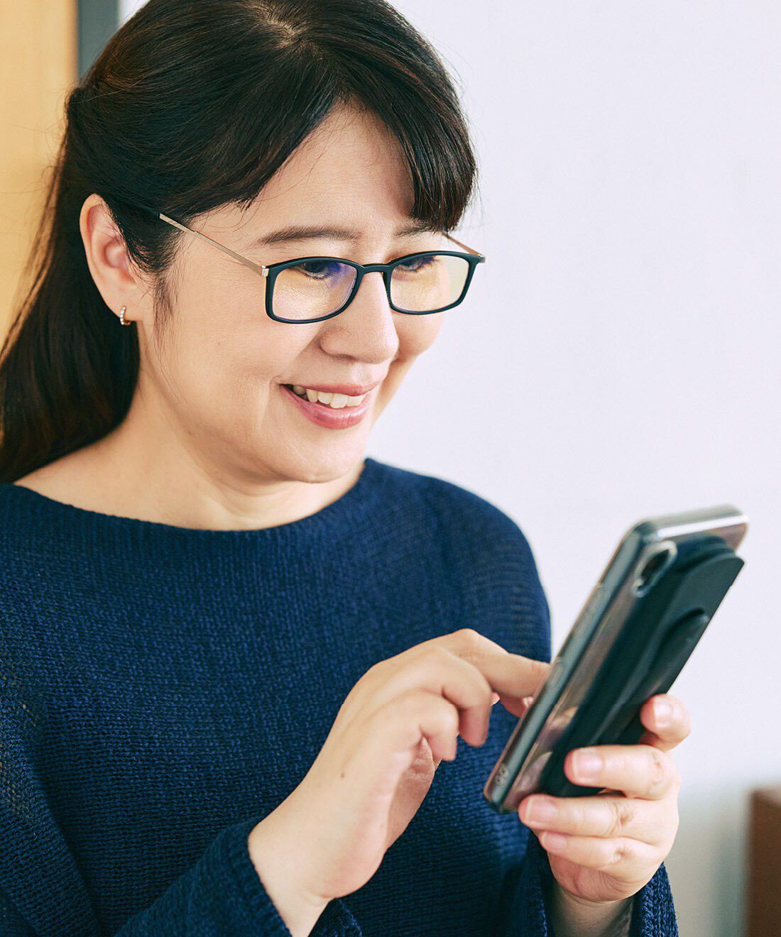 スマホカバーに貼れるリーディンググラス4