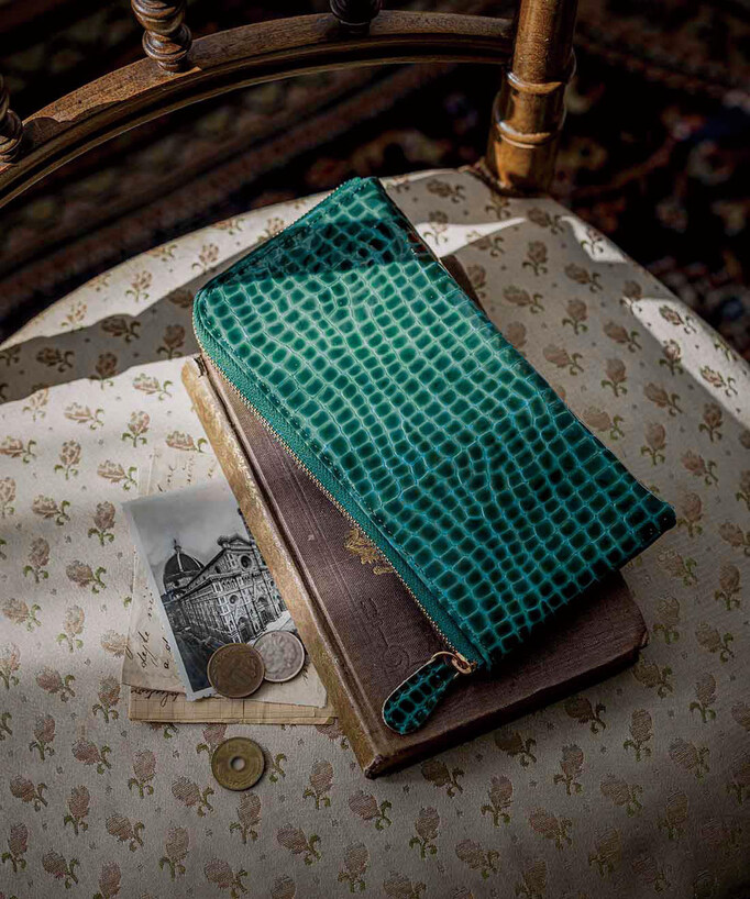 
使うたびに「祝福」を感じる艶財布。
