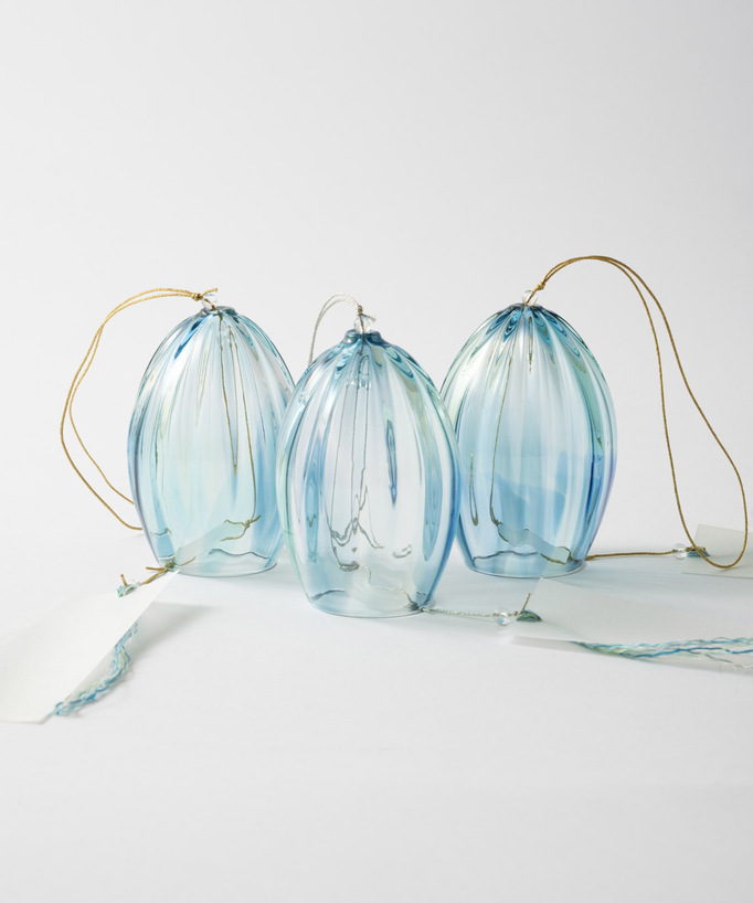 
宙吹きという技法で作られた風鈴
