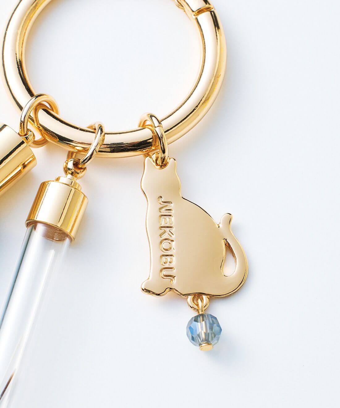 幸運を呼び込むチャーム付き猫ひげケースの会5