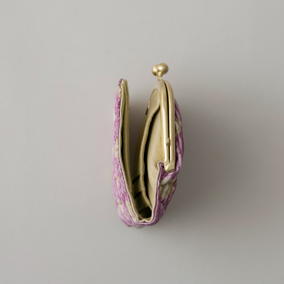 
財布作りのプロ集団が作った　京都革友禅のがま口付き財布
