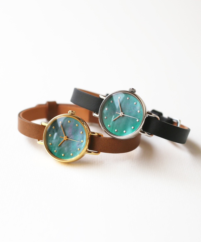 
生活が潤う一瞬を美術品の腕時計と。
