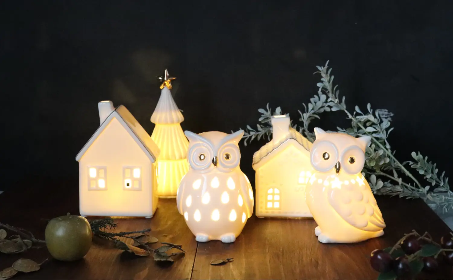 真っ白な陶器のオブジェ