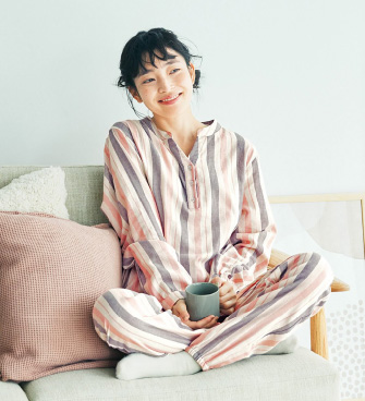 綿１００％の肌心地ランダムストライプの軽やかダブルガーゼパジャマの会