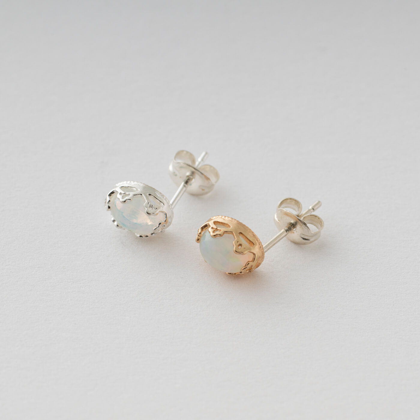 
オパールの王冠ピアス

