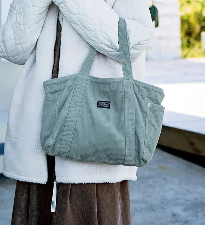 ミントグリーンなコール天バッグ