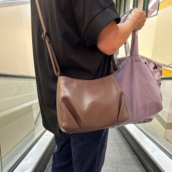 
鞄職人とお母さんが作った　職人本革のパルトゥネールバッグ〈文人茶色〉
