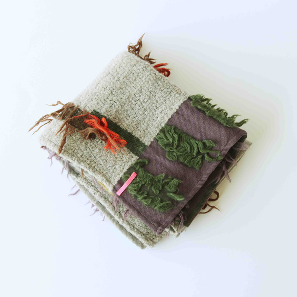 
テキスタイルデザイナーと作った 播州ジャカード織のブークレストール〈景色・カームトーン〉
