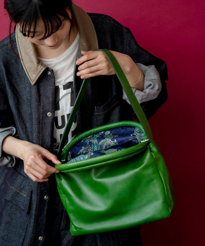 
職人本革のクラスプワンショルダー〈グリーン〉
