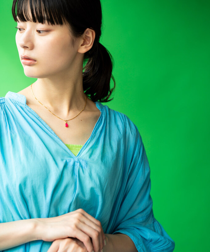 
	天然石のネックレス、フューシャピンクカルセドニー
