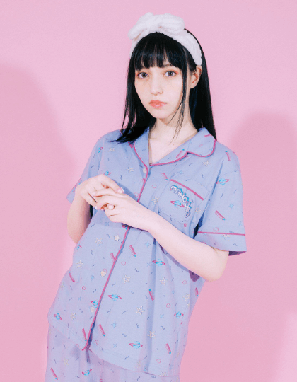 魔法部×電Ｑ　レトロポップの世界にひたる総柄パジャマ
